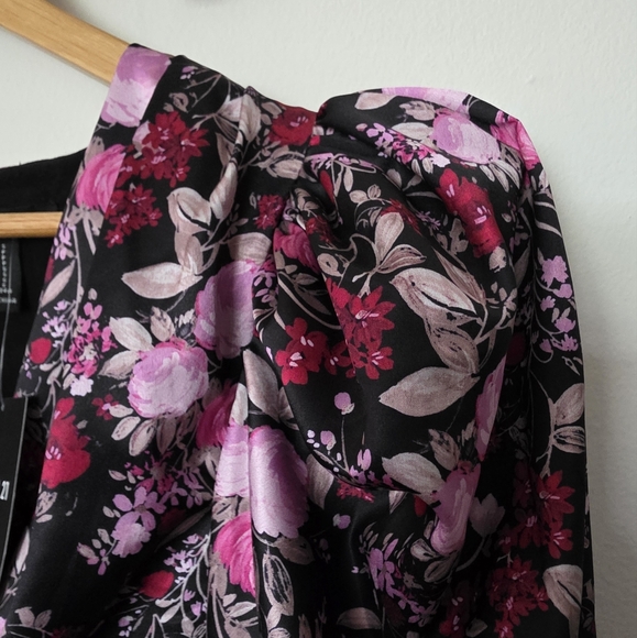 Forever 21 Black/Pink Floral V-Neck Faux Wrap Puffy Sleeve Dress Sz. Small - Picture 7 of 10